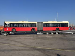UNIT prikolica sa 4 osovine i navoznim stazama - UniBus DT 4A za prevoz autobusa